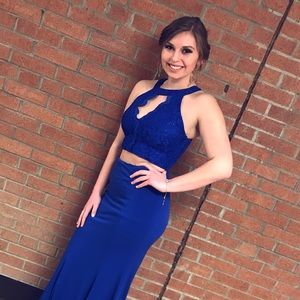 Meet your Posher, Liz